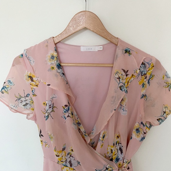 Lush floral wrap dress - Picture 6 of 9